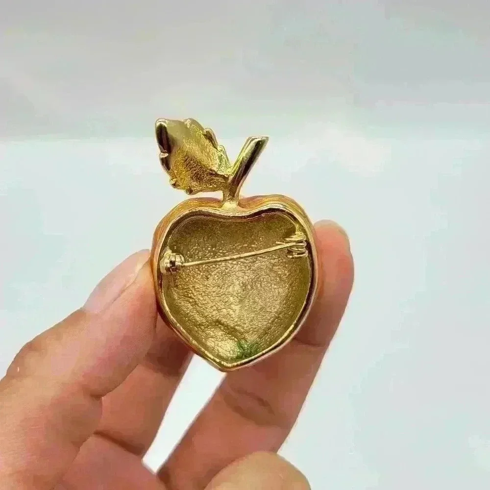 VTG Apple Pin BROOCH Enamel Gold Tone Teachers Gift - Picture 3 of 9